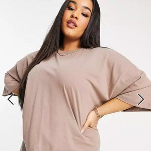 Brand New ASOS DESIGN Curve oversized t-shirt dress in mink - US 20